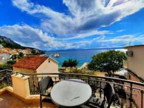 Prvi red do mora Podgora